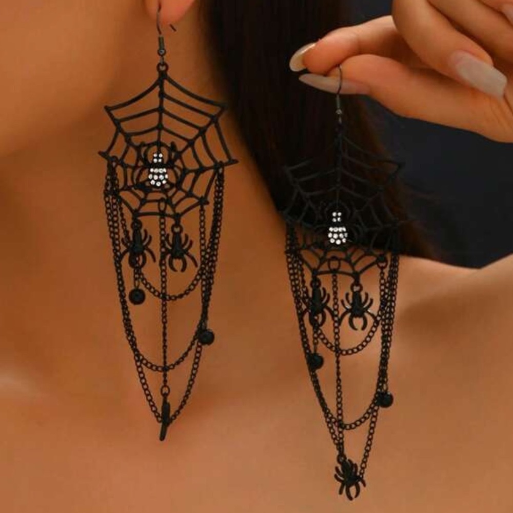 🕸️🕷️Rhinestone Inlaid Spider Web Tassel Earrings🕷️🕸️